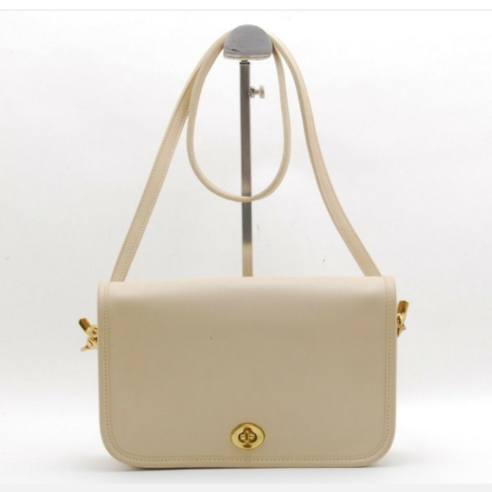 NEW LISTING: Beautiful Vintage Penny Coach Bag
